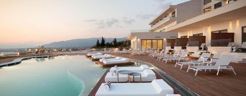 Messinian Icon Hotel & Suites Kalamata Bagian luar foto