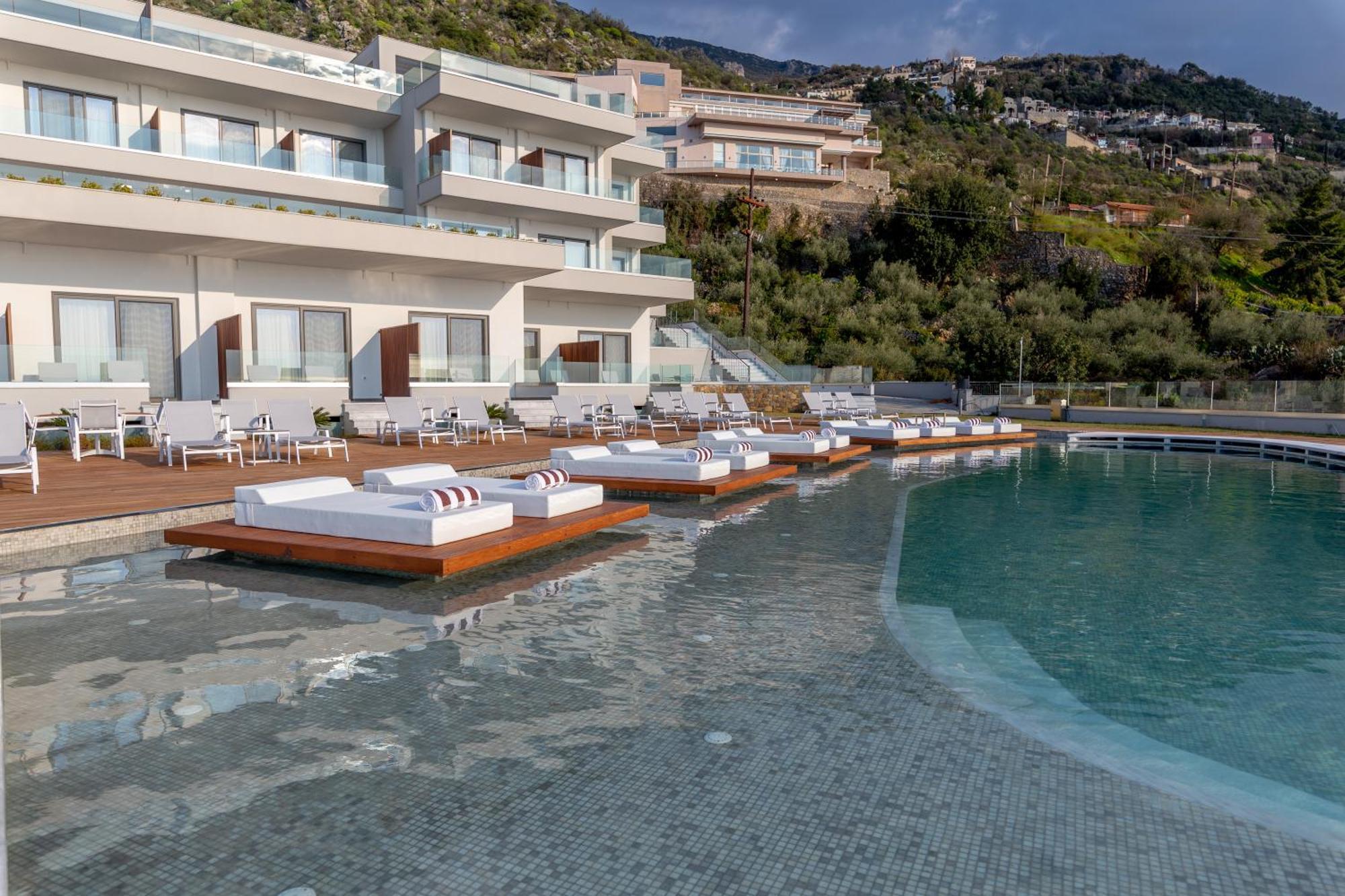 Messinian Icon Hotel & Suites Kalamata Bagian luar foto